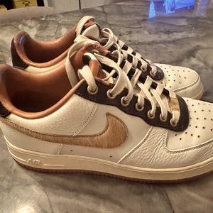 Nike Air FORCE 1 size 9, perfect condition